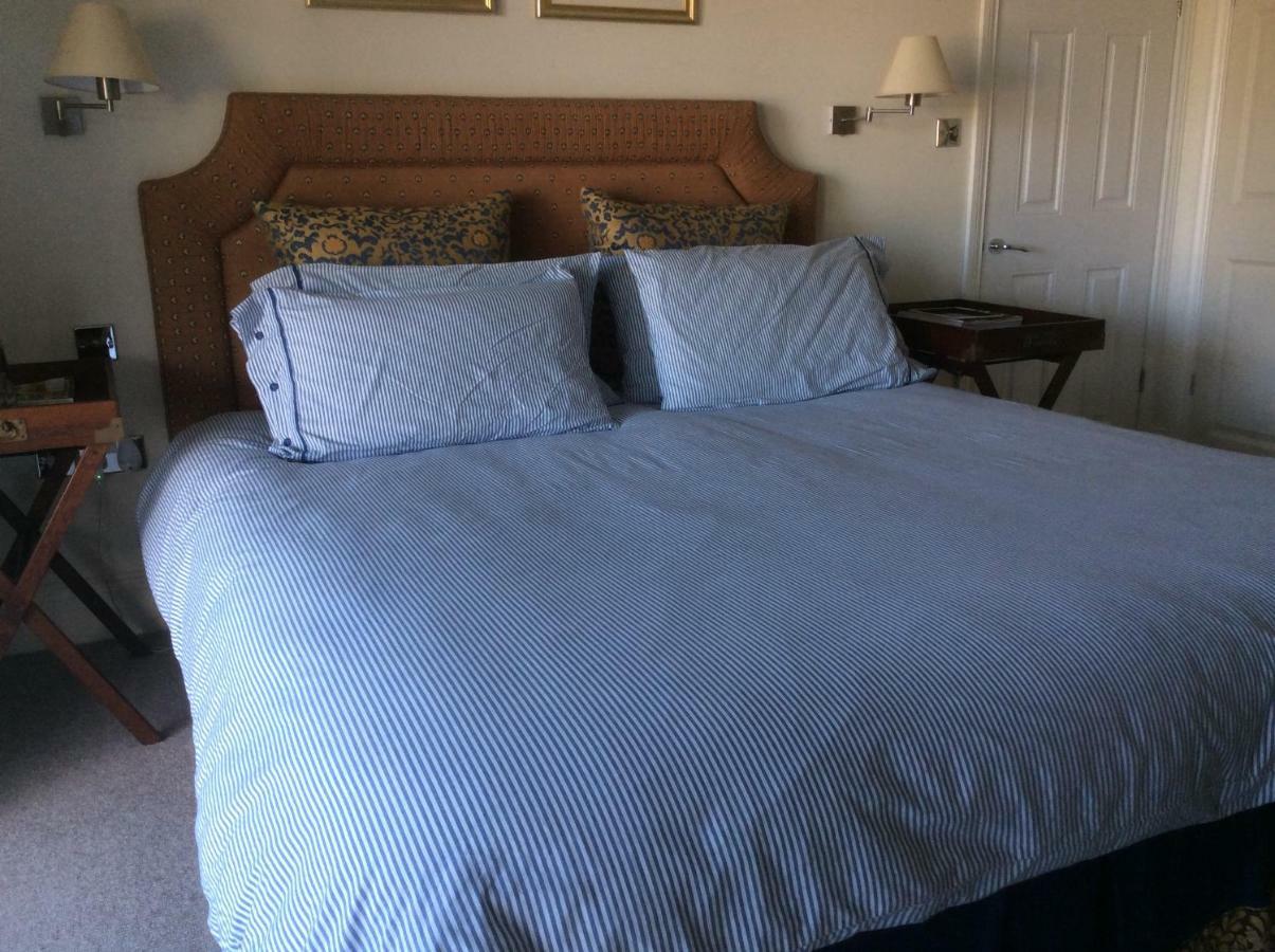 Compass Rose Bed and Breakfast Ντάρτμουθ Εξωτερικό φωτογραφία